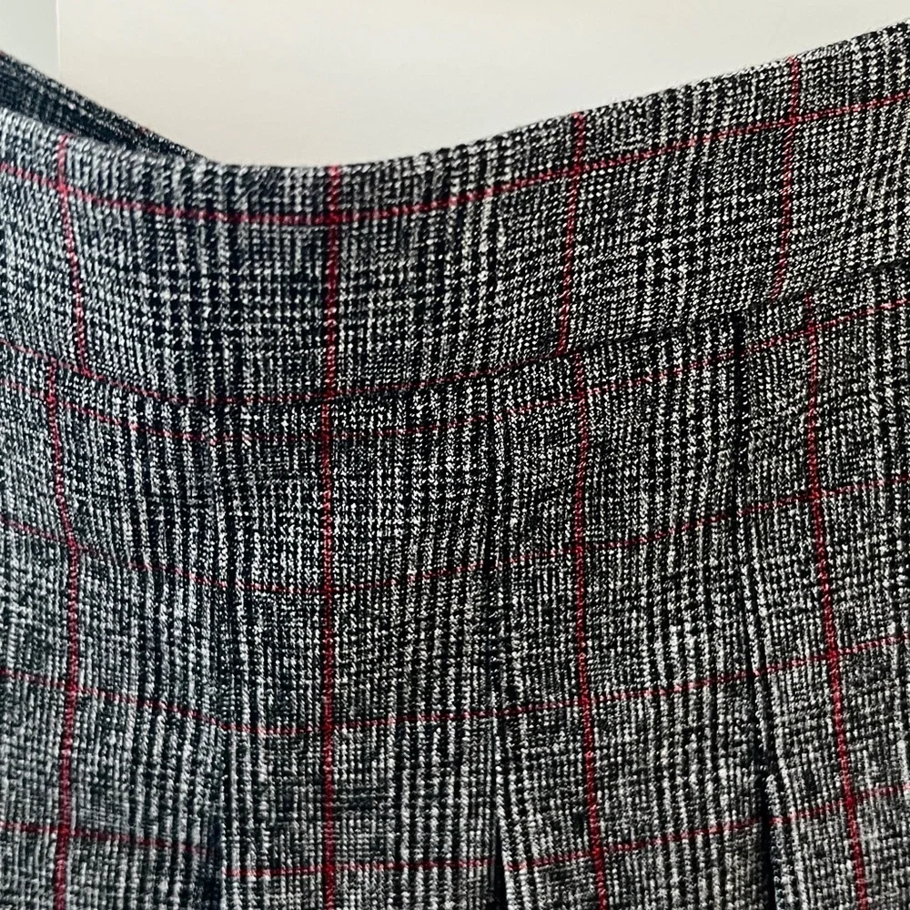 BNWOT Sunday Best Pleated Skirt – Structured Fabric, Perfect for Fall/Winter - Picture 2 of 4